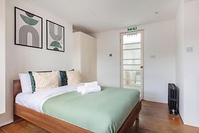 Chic 1BR by Goodge Street Station