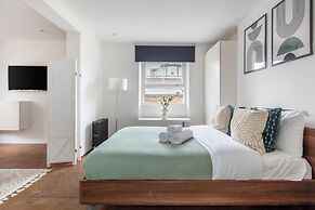 Chic 1BR by Goodge Street Station