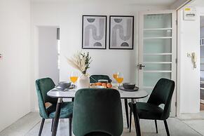Chic 1BR by Goodge Street Station