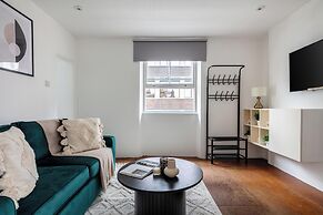 Chic 1BR by Goodge Street Station