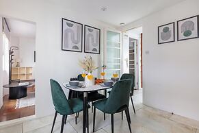 Chic 1BR by Goodge Street Station