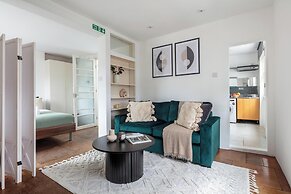 Chic 1BR by Goodge Street Station
