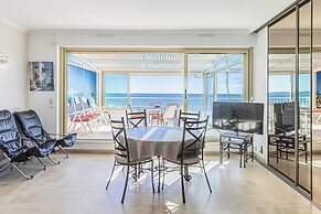Bright Apartment With Terrace and Sea View