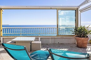 Bright Apartment With Terrace and Sea View