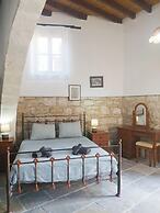 Traditional Cozy Retreat