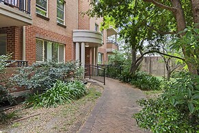 Bright Marrickville Flat With Balcony & Parking