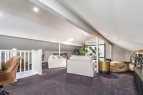 Fun for Families: Location, Cinema, Games, Wifi