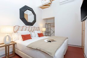 Cozy 3BD Duplex With Private Pool in Seville Center Gran Poder III