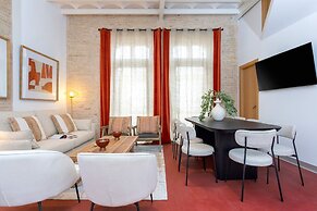 Cozy 3BD Duplex With Private Pool in Seville Center Gran Poder III