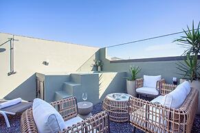 Cozy 3BD Duplex With Private Pool in Seville Center Gran Poder III
