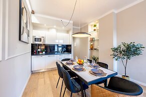Central 3BD Apartment Near Teatro Verdi