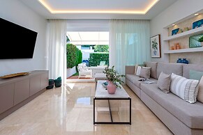 Magnificent 3BD Duplex With Pool in Marbella Aloha Golf II