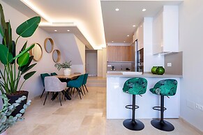 Magnificent 3BD Duplex With Pool in Marbella Aloha Golf II