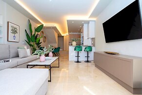 Magnificent 3BD Duplex With Pool in Marbella Aloha Golf II