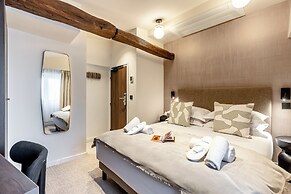 Le White by Sweett