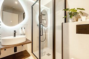 Le White by Sweett
