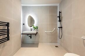 Le White by Sweett
