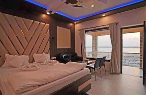 HYAT LUXURY