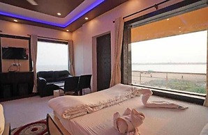 HYAT LUXURY