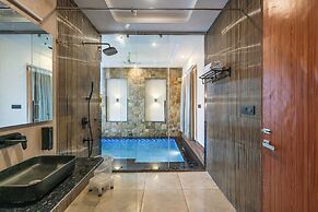 Delight The Lavish Loft Corbett
