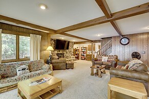 Lakeside Northwoods Retreat: Dock, Deck, Fire Pit!