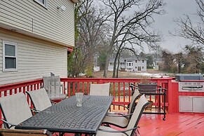 2 Mi to Dtwn Freeport! Apt w/ Deck in Baldwin