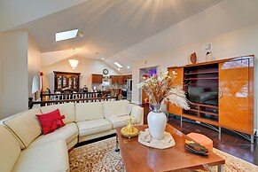 2 Mi to Dtwn Freeport! Apt w/ Deck in Baldwin