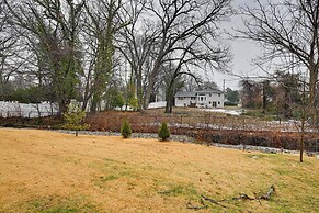2 Mi to Dtwn Freeport! Apt w/ Deck in Baldwin