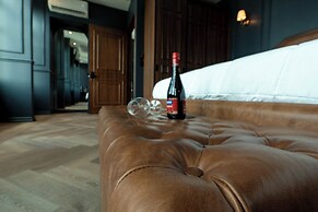 The Sapphire Room