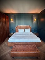 The Sapphire Room