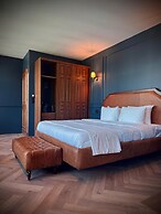 The Sapphire Room