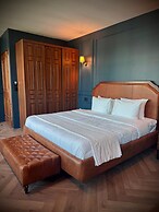 The Sapphire Room