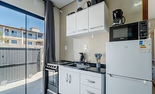 Apt w/ 1 Bedroom and Air Conditioning Irn0103