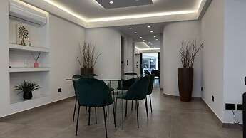 Coco Noir Luxury Villa