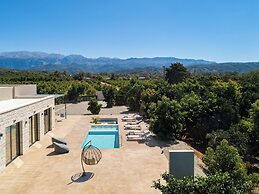 PanStel Luxury Villas - pools & jacuzzi