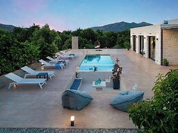 PanStel Luxury Villas - pools & jacuzzi