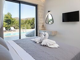 PanStel Luxury Villas - pools & jacuzzi