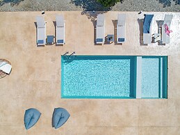 PanStel Luxury Villas - pools & jacuzzi