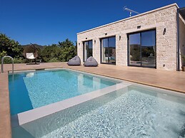 PanStel Luxury Villas - pools & jacuzzi