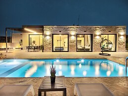 PanStel Luxury Villas - pools & jacuzzi