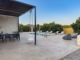 PanStel Luxury Villas - pools & jacuzzi