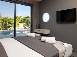 PanStel Luxury Villas - pools & jacuzzi