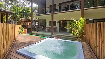 Bangal com Jacuzzi e Churrasqueira Privativa