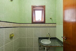 Casa com Piscina Sal o de Jogos e Churrasqueira