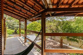 Casa com Piscina Sal o de Jogos e Churrasqueira