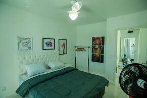 Casa com Piscina Quadra de Areia e Churrasqueira