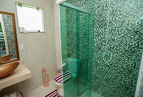 Casa com Piscina Quadra de Areia e Churrasqueira