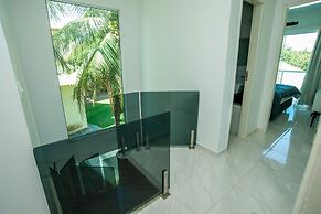 Casa com Piscina Quadra de Areia e Churrasqueira