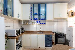 Apartamento com Varanda Churrasqueira e Vista Mar