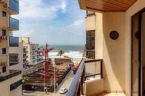 Apartamento com Varanda Churrasqueira e Vista Mar